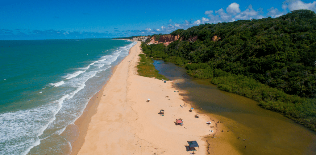 Passagens de Brasília para Porto Seguro no verão, alta temporada, bagagem de mão incluída