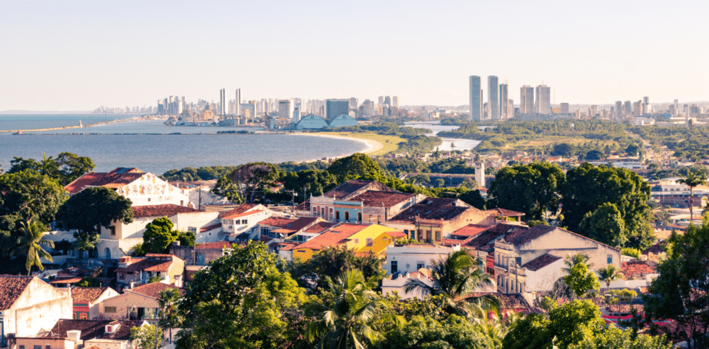 Passagens aéreas Rio de Janeiro - Recife por R$ 656 com voo direto em fevereiro.